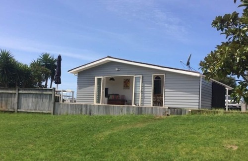 Pauanui House | Beautifully renovated parkside beach house