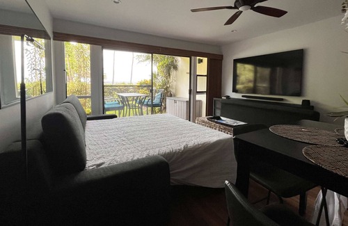 Maalaea Condo | Beautifully Renovated Romantic Beachfront Condo