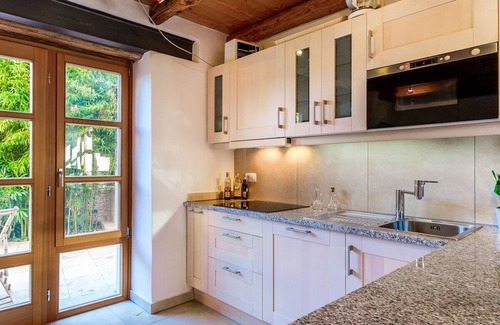Liznjan Villa | Beautifully Renovated Traditional Stone Villa, Private Pool in the Picturesque Village of Sisan!
