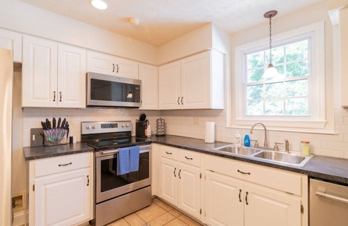 Columbus House | Beautifully renovated home in Midtown that is close to downtown and Ft Moore