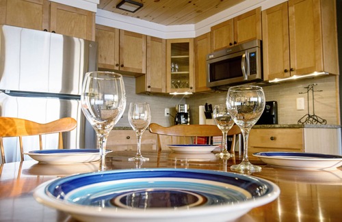 Town of Torrey House | Beautifully Renovated Waterfront Cottage with private beach.