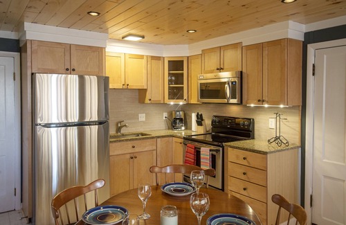 Town of Torrey House | Beautifully Renovated Waterfront Cottage with private beach.