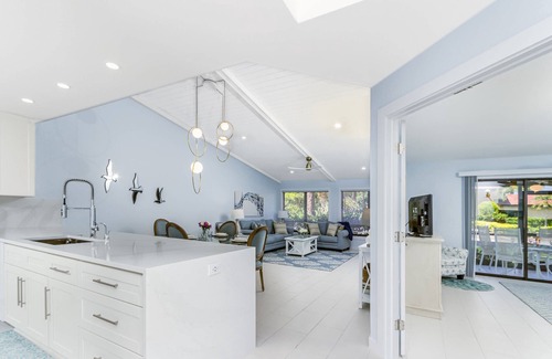 Sarasota Condo | Beautifully Renovated Bright Condo, Heated Pool, Tennis Courts, Putting Green, Ready to Book!