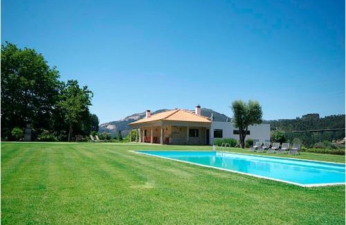 Fornelos Villa | Beautifully Restored Ponte De Lima Farm House 6 Bedrooms Quinta Fornelos Private Pool & Surrounded By Hectares Of Vineyards