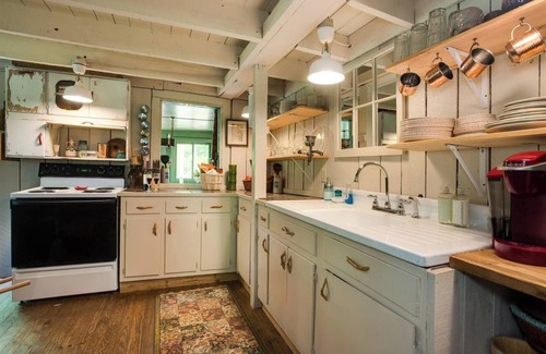 Wiley Cabin | Beautifully Restored Historic Mountain Cabin-A Tree House in the Woods
