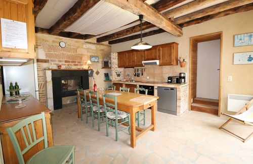 Saint-Cyprien House | BEAUTIFULLY RONOVATED STONE VILLAGE HOUSE WITH GARDEN & HEATED POOL CLOSE SARLAT