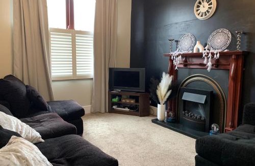 Levenshulme Apartment | Beautifully Styled 2BR Home with Garden
