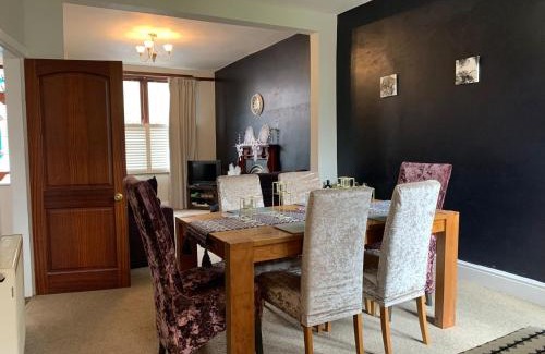 Levenshulme Apartment | Beautifully Styled 2BR Home with Garden
