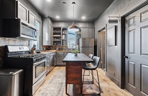 Marion Apartment | Beauty in the Heart of Marion!