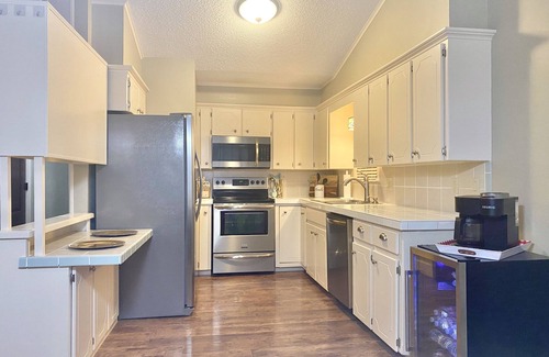 Rogers House | Beaver Lake Front! Hot-Tub! Private Gated Oasis!