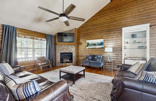 Rogers House | Beaver Lake Pool House