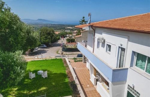 Badesi House | BeB con piscina Villa del Borgo