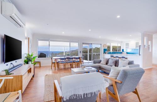 Forster House | Becker Bliss - Ocean views, 5 bedrooms, sleeps 12