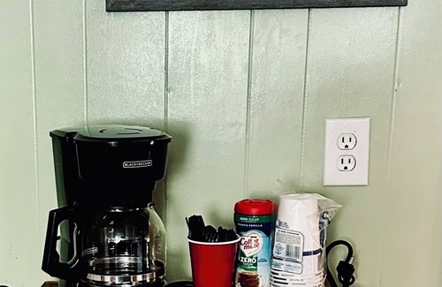 Partridge House | Bed and Biscuit Inn nPet friendly !nNear Kingdom come park & Pine mtn.