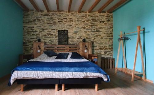 Malherbe-sur-Ajon Bed & Breakfast | Bed and Breakfast au Champ du Douits
