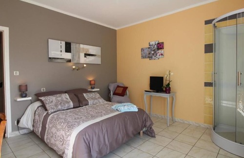 Bagneres-de-Bigorre Bed & Breakfast | Bed and breakfast with local people