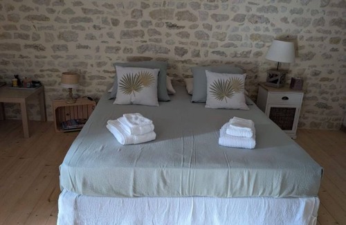 Bernay-Saint-Martin Bed & Breakfast | Bed and breakfast in quiet surroundings with access to private pool