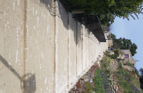 Cabrieres-dʼAigues Bed & Breakfast | Bed and breakfast Luberon