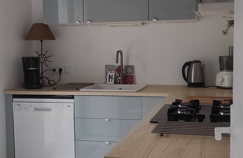 Serignan-du-Comtat Villa | Bed and breakfast, quiet area near Orange, Vaucluse