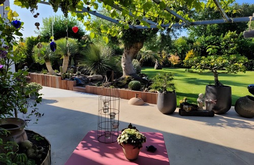 Notre-Dame-de-Riez Bed & Breakfast | Bed and Breakfast 'À 2 Pas Des Plages' with Shared Terrace, Shared Garden and Wi-Fi