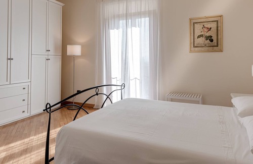 Poggio a Caiano House | Bed and Breakfast 'I Medici' with Private Terrace and Wi-Fi