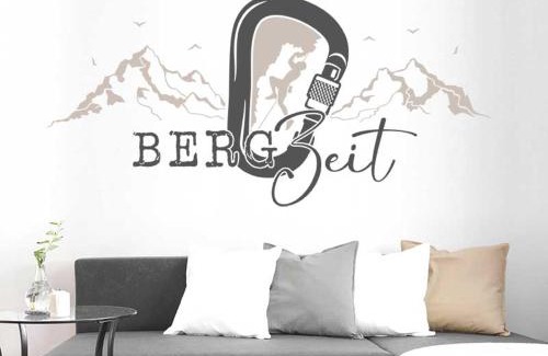 Glarus Sued House | Bed and Breakfast - Älplersuite mit eigenem Bad und Terrasse