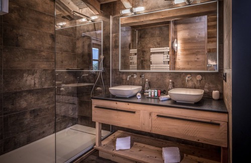 Le Praz Bed & Breakfast | Bed and Breakfast 'Carline' with Mountain View, Shared Terrace and Wi-Fi