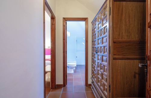 Areas Bed & Breakfast | Bed and Breakfast 'Casa Rectoral Habitacion Triple 1' with Mountain View, Shared Pool and Wi-Fi
