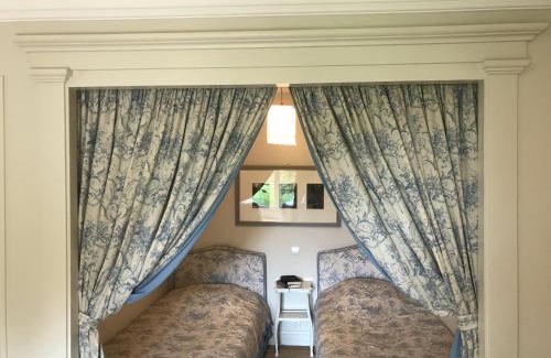 Ballan-Mire Bed & Breakfast | Bed and Breakfast - Château du Vau