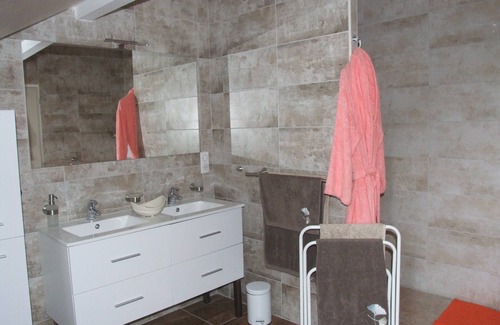 Loubieng House | BED AND BREAKFAST IN FULL BEARNAISE CAMPAIGN AT NIGHT, WEEKEND, ETC