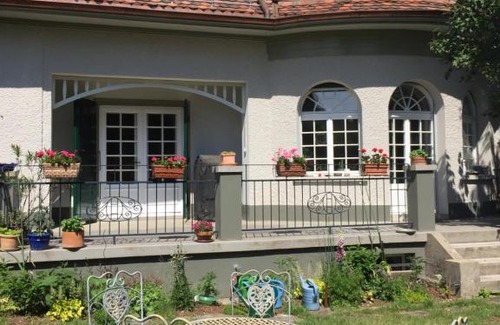 Mattenhof-Weissenbuhl Bed & Breakfast | Bed and Breakfast Wildrose