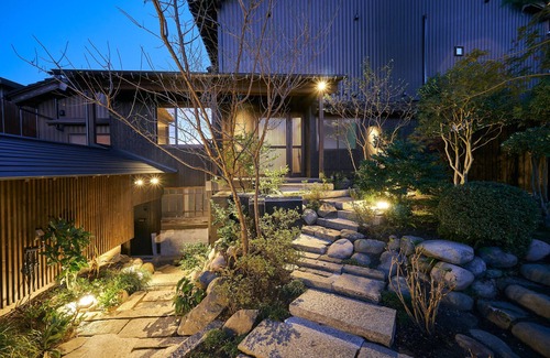 Inami Apartment | Bed and Craft