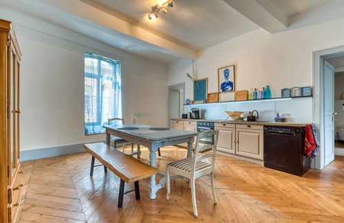 Saint-Andre-de-Sangonis Bed & Breakfast | Bed and Breakfast 'Grande Chambre' with Shared Pool, Shared Garden and Wi-Fi