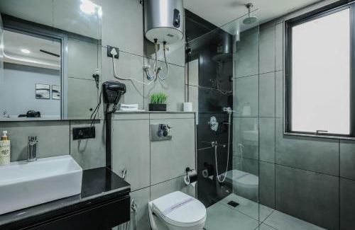 Sushant Lok Apartment | BedChambers Luxury Apartment Near Golf course Road