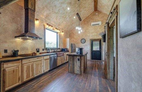 Bedford Cabin | Bedford Cabin w/Porch, 5 Mi to Historic District!
