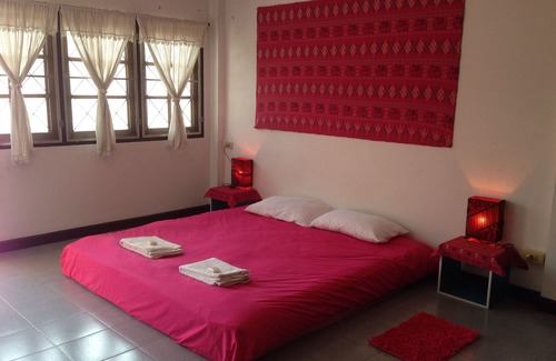Old City House | Bedroom on a private floor with a king size bed and ensuite bathroom