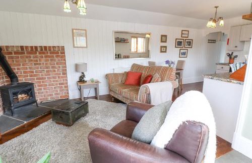 Castleton House | Bee Garth