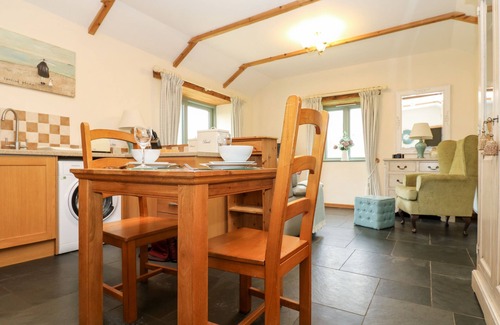 Grampound Cottage | BEECH COTTAGE, pet friendly, with a garden in Tregony