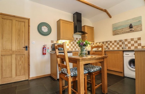 Grampound Cottage | BEECH COTTAGE, pet friendly, with a garden in Tregony