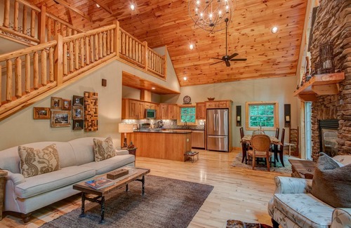 Banner Elk Cabin | Beech Creek Cabin: Pet friendly, Fish from the Creek, Hot Tub, Firepit!