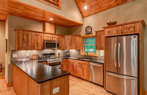 Banner Elk Cabin | Beech Creek Cabin: Pet friendly, Fish from the Creek, Hot Tub, Firepit!