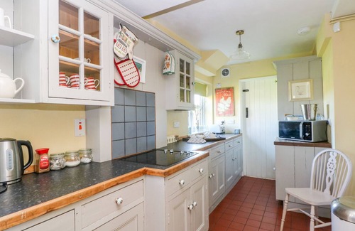 Onecote Cottage | BEECH HOUSE, family friendly, with open fire in Leek