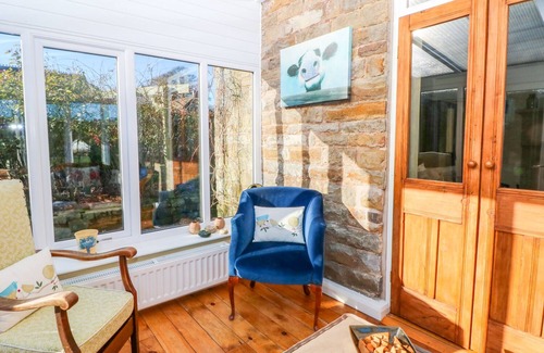 Onecote Cottage | BEECH HOUSE, family friendly, with open fire in Leek