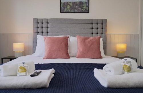 Coventry House | Beech Palace - Stylish 3Bed Home with Private Garden, Free Parking & Netflix