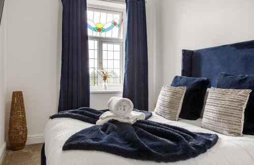 Bradford Apartment | Beech Suite with 85 inch Cinema TV