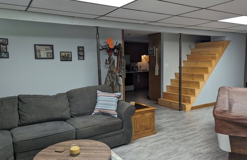 Tamms House | Beer and s'mores anyone? We've got you! Hunting cabin meets weekend hideout.