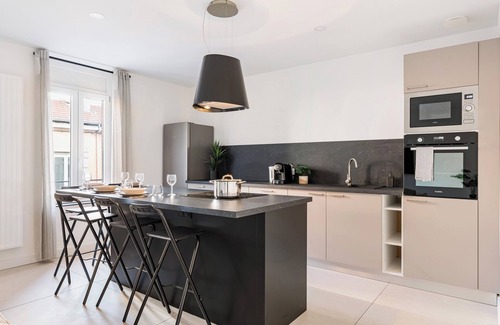 Saint-Etienne Apartment | Beige Hospitalité - Sienna 4br- Élégance et Confort gare