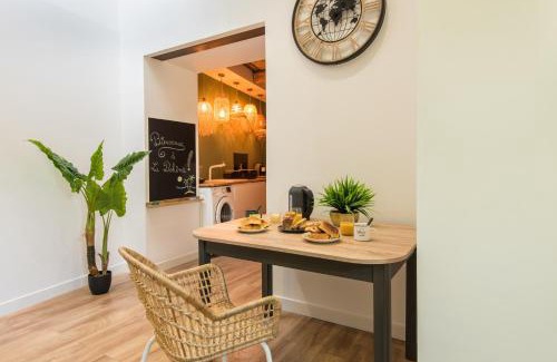 Hyeres City Centre Apartment | Bel appart rénové - la bohème