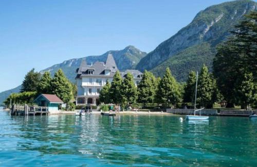 Menthon-Saint-Bernard Apartment | Bel appartement au calme à 5 minutes du village