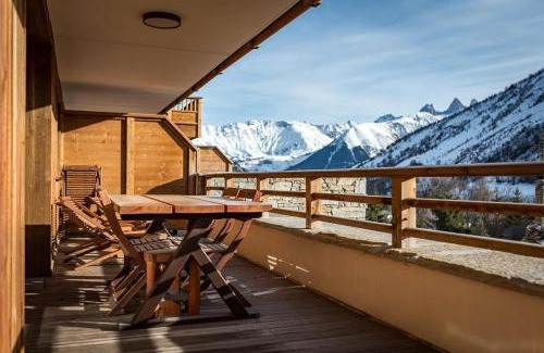 Saint-Sorlin-d'Arves Apartment | Bel appartement 6 personnes avec deux terrasses ensoleillées au coeur du village